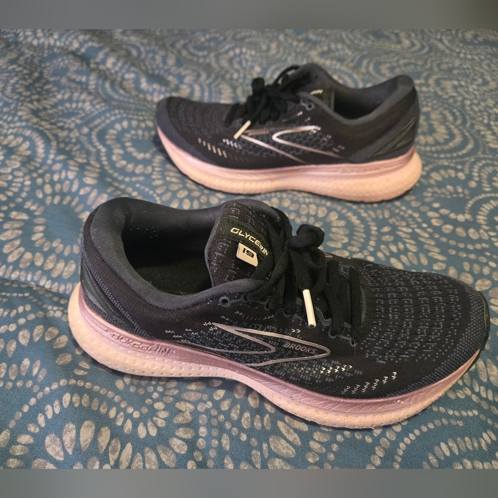 Brooks Size 7 Women's Glycerin  19 Shoes. Black,Gray,Pink. See Photos For Wear.